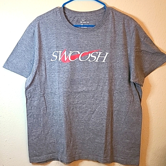 NIKE‎ Swoosh Men's Gray Short Sleeve Tee - Size Large - Picture 1 of 7